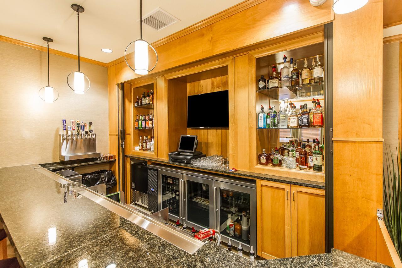Mainstay Suites Stanley Zewnętrze zdjęcie