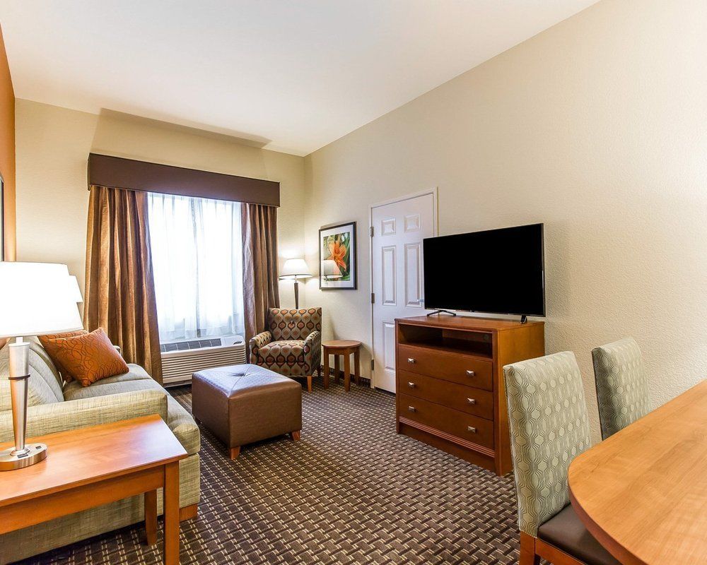 Mainstay Suites Stanley Zewnętrze zdjęcie