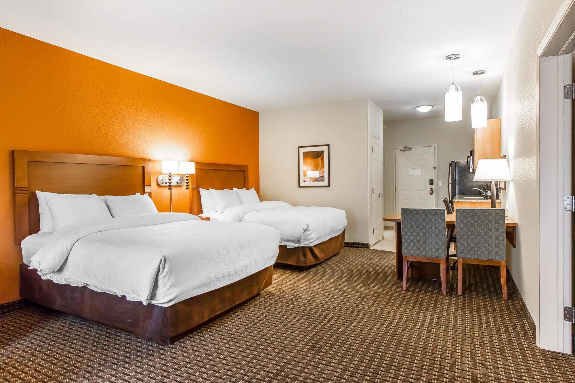 Mainstay Suites Stanley Zewnętrze zdjęcie