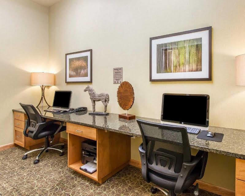 Mainstay Suites Stanley Zewnętrze zdjęcie