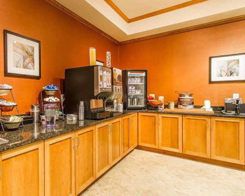 Mainstay Suites Stanley Zewnętrze zdjęcie