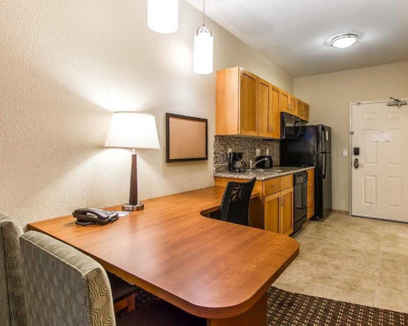 Mainstay Suites Stanley Zewnętrze zdjęcie
