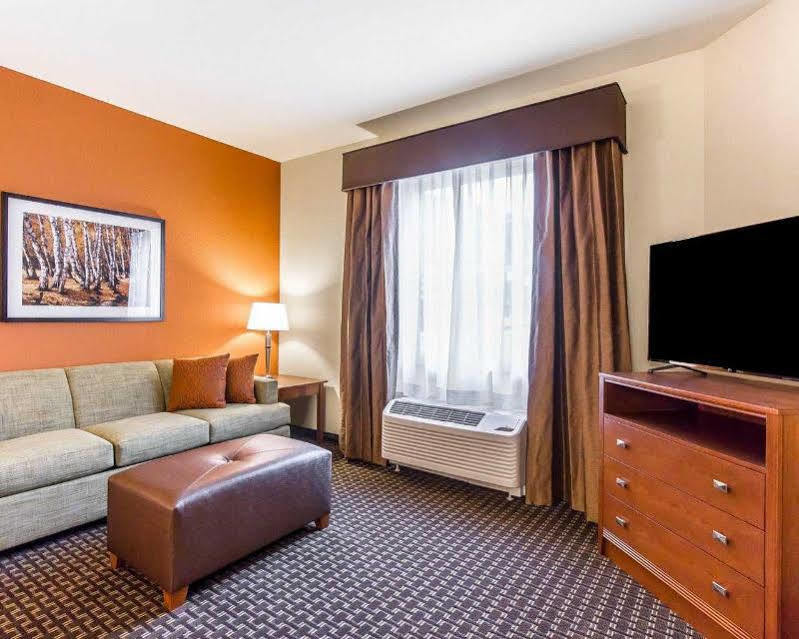 Mainstay Suites Stanley Zewnętrze zdjęcie