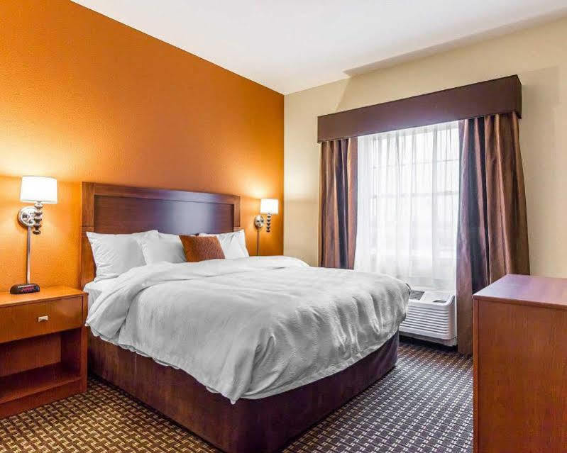 Mainstay Suites Stanley Zewnętrze zdjęcie