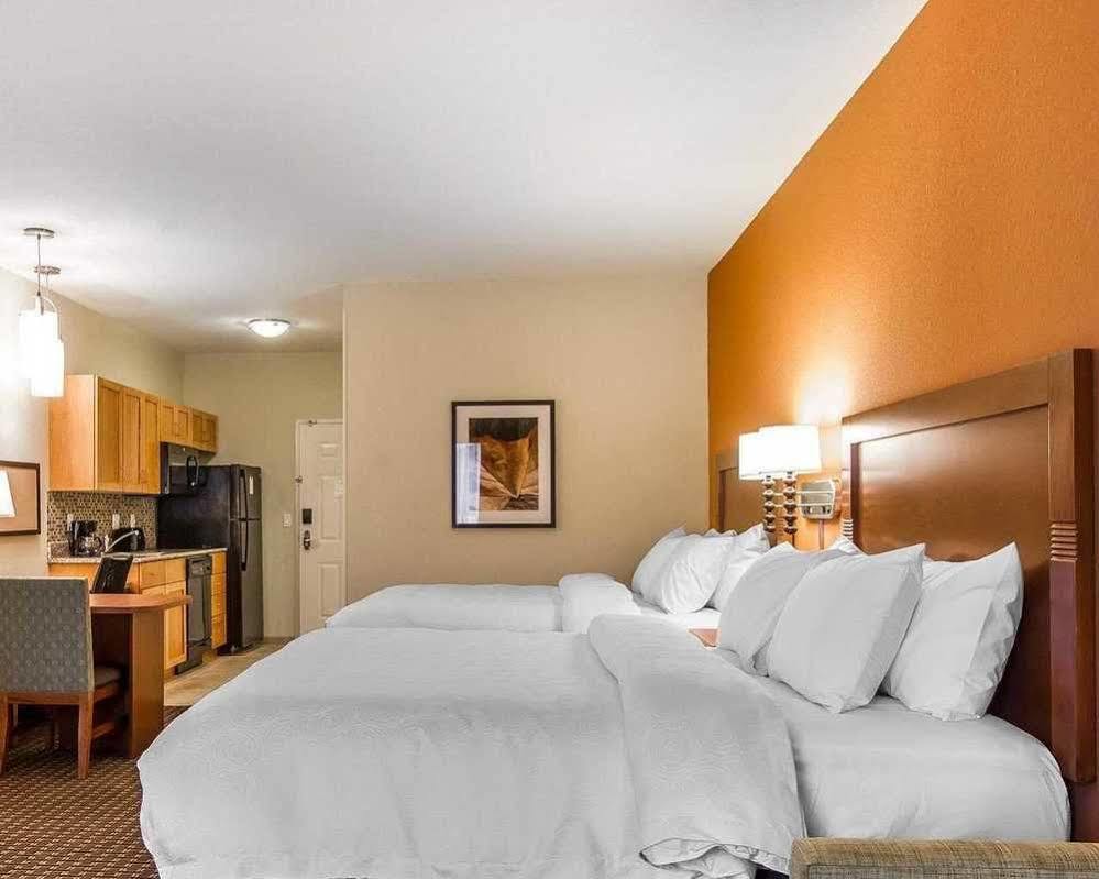 Mainstay Suites Stanley Zewnętrze zdjęcie